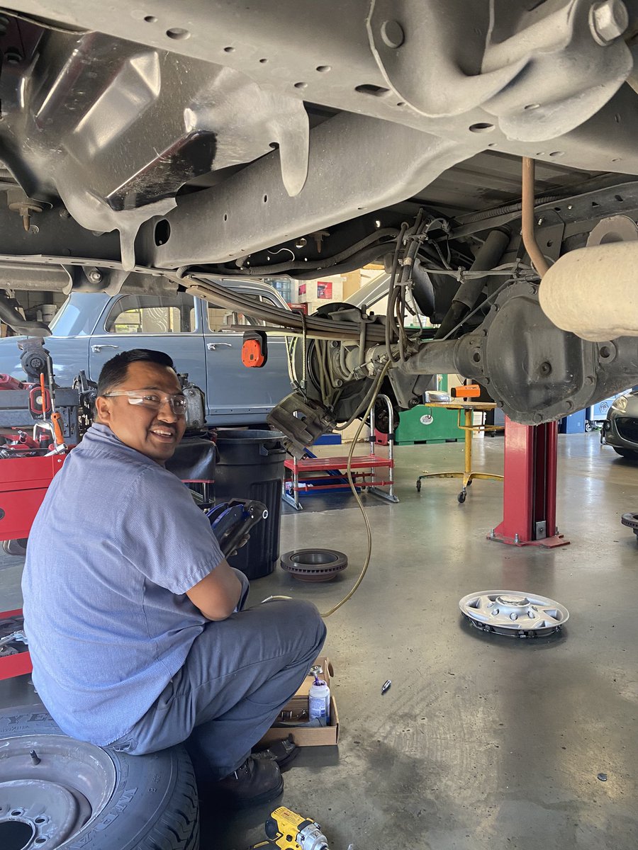 AztekAutoCA's tweet photo. It’s Monday! 
Plan ahead and stop by our shop to get your car prepared for the week.

#Aztekautorepair #asecertified #asemastertechnician #smallbusiness #car #carrepair #repair #fremont #newark #unioncity #hayward #tallermecanico #carmaintenance #monday https://t.co/TWV9FF7Gjf