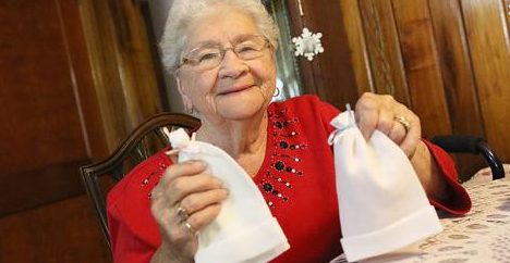 Oldplparecool's tweet photo. For more than 15 years, 90-year-old Jeanie Shaffer has spent countless hours sitting at her kitchen table creating miniature hats for newborn babies at @upmcwesternMD. It’s part of her regular evening ritual. #OldPeopleAreCool @linkedsenior https://t.co/Ae3bY3KOrl https://t.co/Zbl8LCJhFj