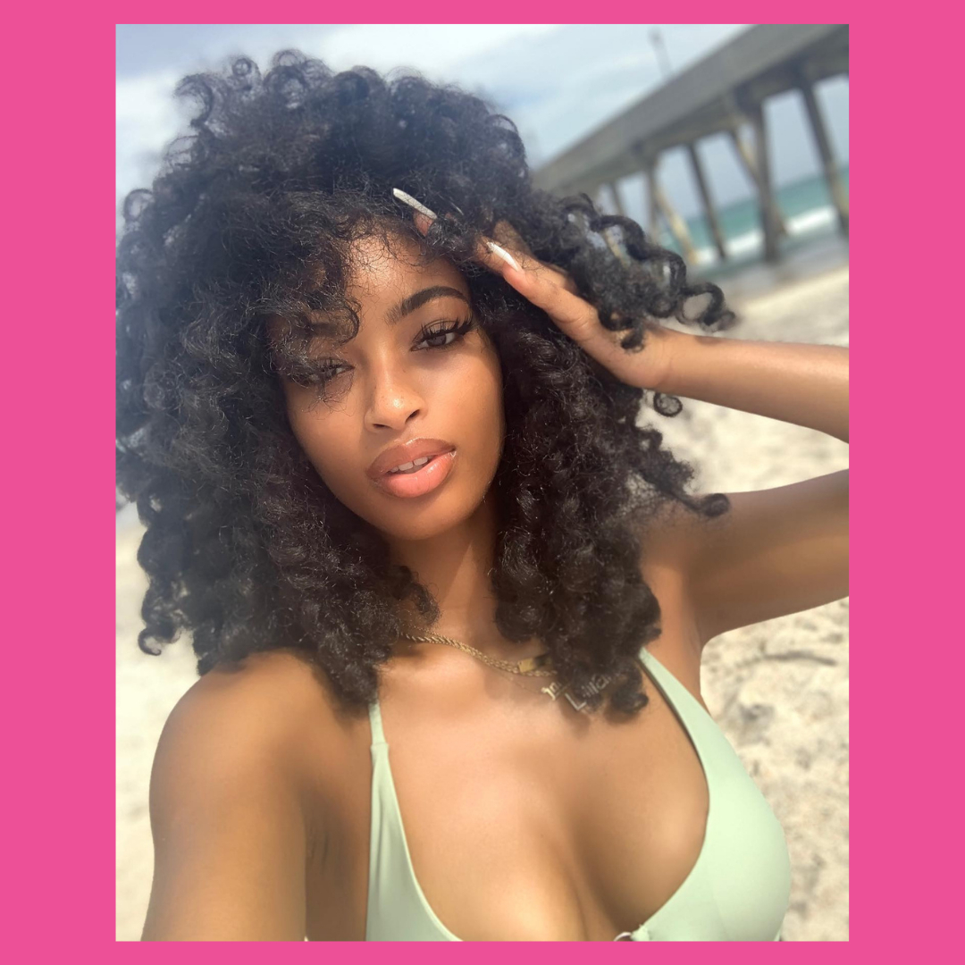janetcollection's tweet photo. A wig that matches your beautiful afro texture and yes, she is synthetic!
Hair: Natural Me Lace Zara Wig
Color: 2
Model: @lalp99
✨Purchase this wig in your local or online beauty supply store✨
#wigtutorial #teamnatural #janetcollection #affordablewig #protectivestyles # https://t.co/lMEWSio3PI