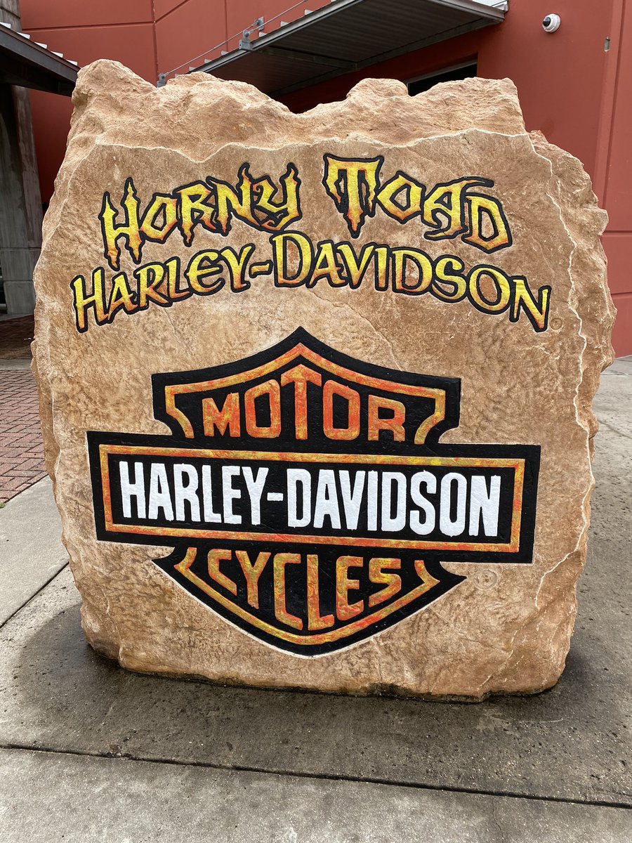 MaryLeachTweets's tweet photo. ‘Cause my momma can dream...#harleydavidson #TexasTrip https://t.co/Ml48w9Gb9u