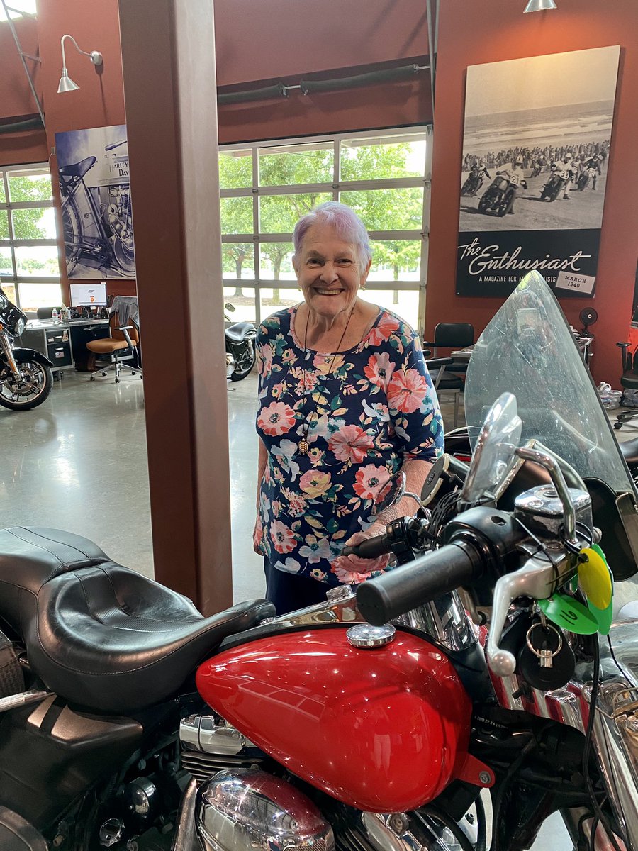 MaryLeachTweets's tweet photo. ‘Cause my momma can dream...#harleydavidson #TexasTrip https://t.co/Ml48w9Gb9u