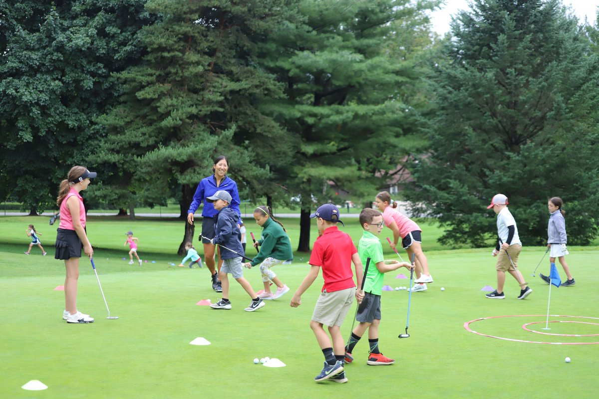 Loved to see so many kids enjoying the junior clinic today! They were so fun to coach! Hope they all stay in the game! #DDCUClassic! #Road2LPGA