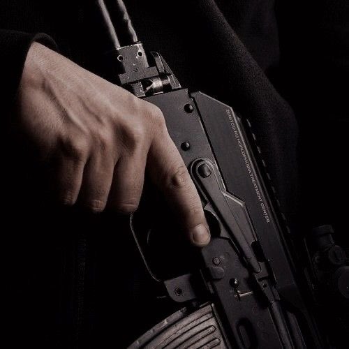 iughtear's tweet photo. ESMERALD CODE — km au¡! 

Dejar las misiones secretas y peligrosas no era una opción para 𝐉𝐮𝐧𝐠𝐤𝐨𝐨𝐤, pero cuando su puesto en la organización peligra, no le queda más que cuidar al hijo de la familia más buscada del país. 

¿Qué tantos problemas podría traer 𝐉𝐢𝐦𝐢𝐧? https://t.co/GgT2CnMlUL