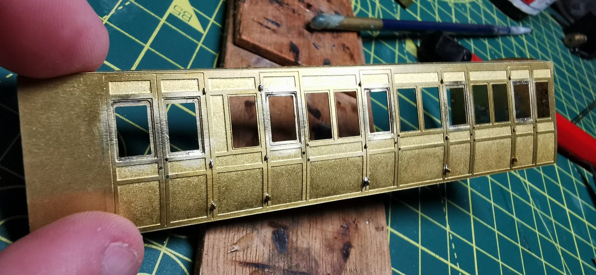 MattwicksBMR's tweet photo. Back to the kit workbench, after smashing furniture up today, and after my blood test which I hope are OK.
Most of the drop lights and door hinges are done, deciding my next move.
More history research I think over the next few days.
#KitBuilt #Brass #BluebellRailway #DSKit #OO https://t.co/culYCDF1Su