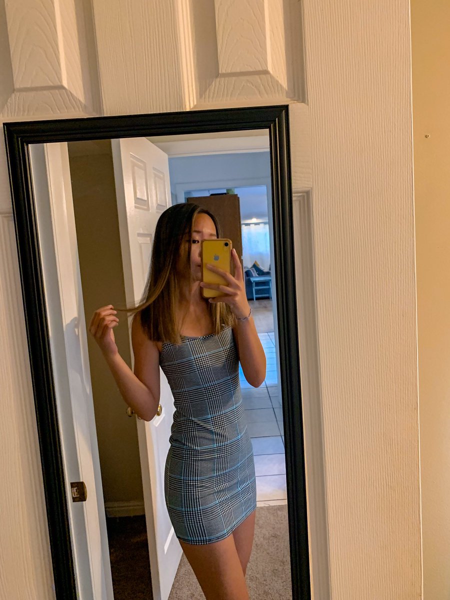 _linhuang's tweet photo. Tbh i only wear workout clothes or dresses 🥲 https://t.co/FXFfBhxKQz