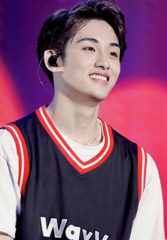 The precious smile from winwin wayv