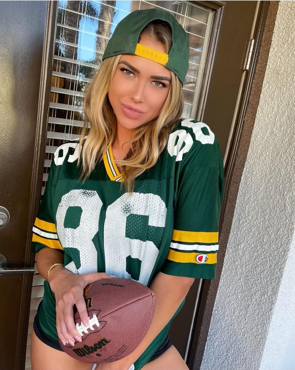 2021. https://twitter.com/Lambeau_Ladies/status/1414738793161281541. 