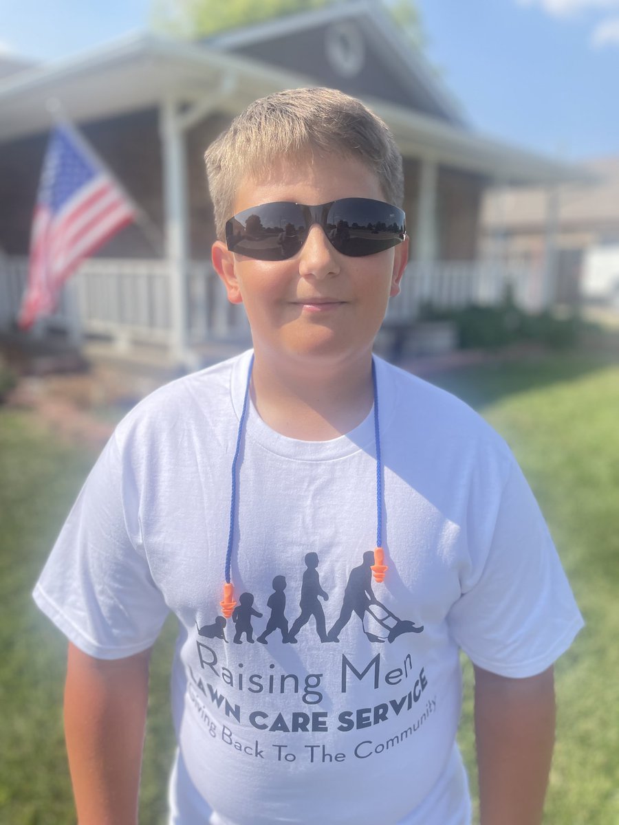iamrodneysmith's tweet photo. Blain from Ulysses, KS Who recently signed up for our 50 yard challenge received his shirt, safety glasses &amp; ear protection . He is ready to start mowing ! What words of advice would you give to him ? https://t.co/KVE9JPi6Ey