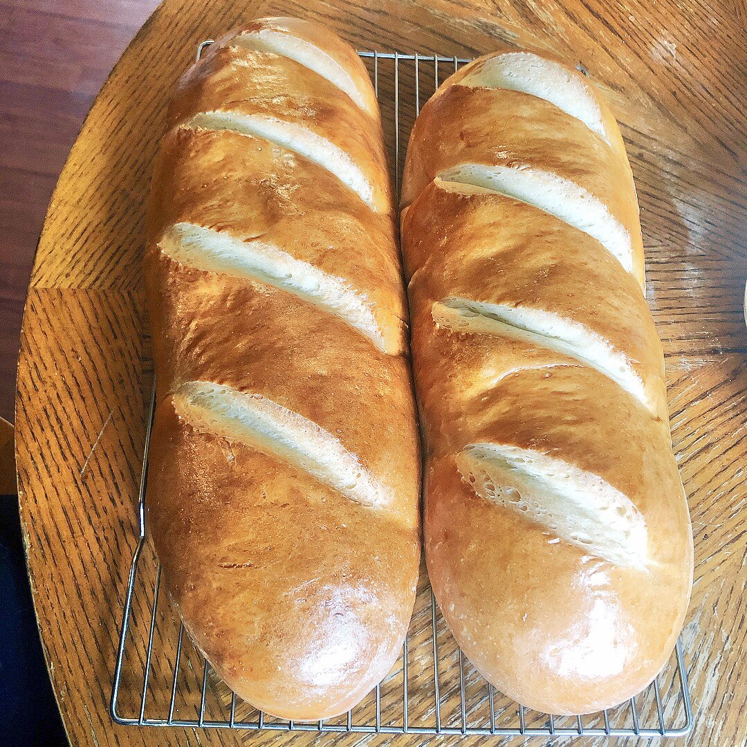 I am privileged to still have a living grandparent, and I get to be the one who makes him bread each week (he is French Canadian, so bread is life).  I love feeding people but feeding our elders is really an honour. Anyone want to share a story about their grandparents? 😍