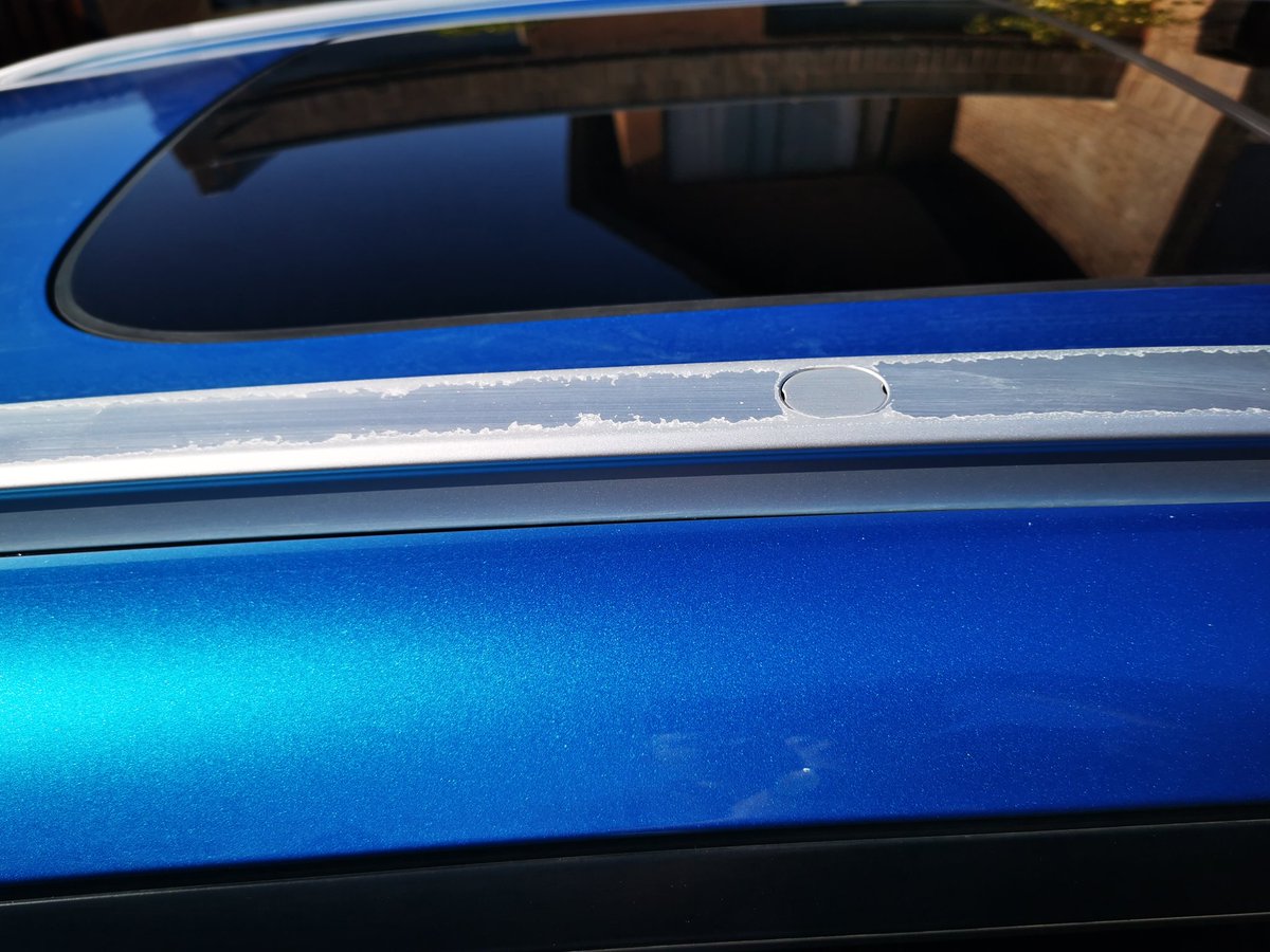 EdoVidalJ's tweet photo. @chery_contigo @CheryOficialArg @CheryChile Desilusionado de la marca. Pésimos materiales. Con solo un año y 6.900KM esto le está pasando a mi Suv 😡😡😡 https://t.co/lt2KbYSxHp