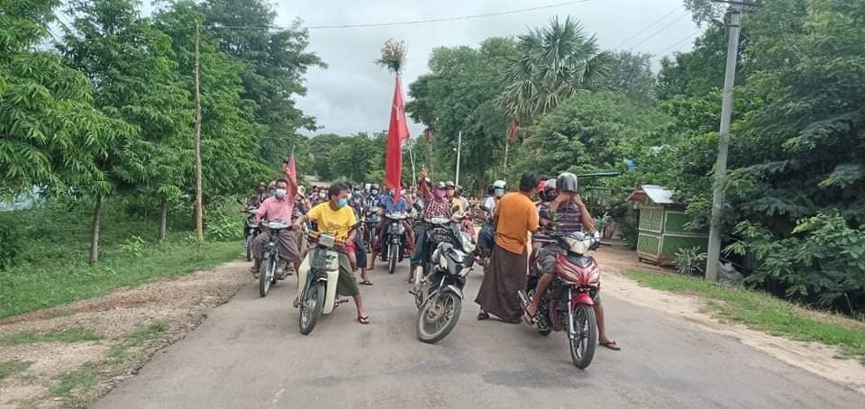 ActivistLittle's tweet photo. Anti-coup motorcycle strike in Magway's Myaing Tsp is powerful as usual.

#July13Coup #MilkTeaAlliance 
#WhatsHappeningInMyanmar https://t.co/LMwQDHsrZ4