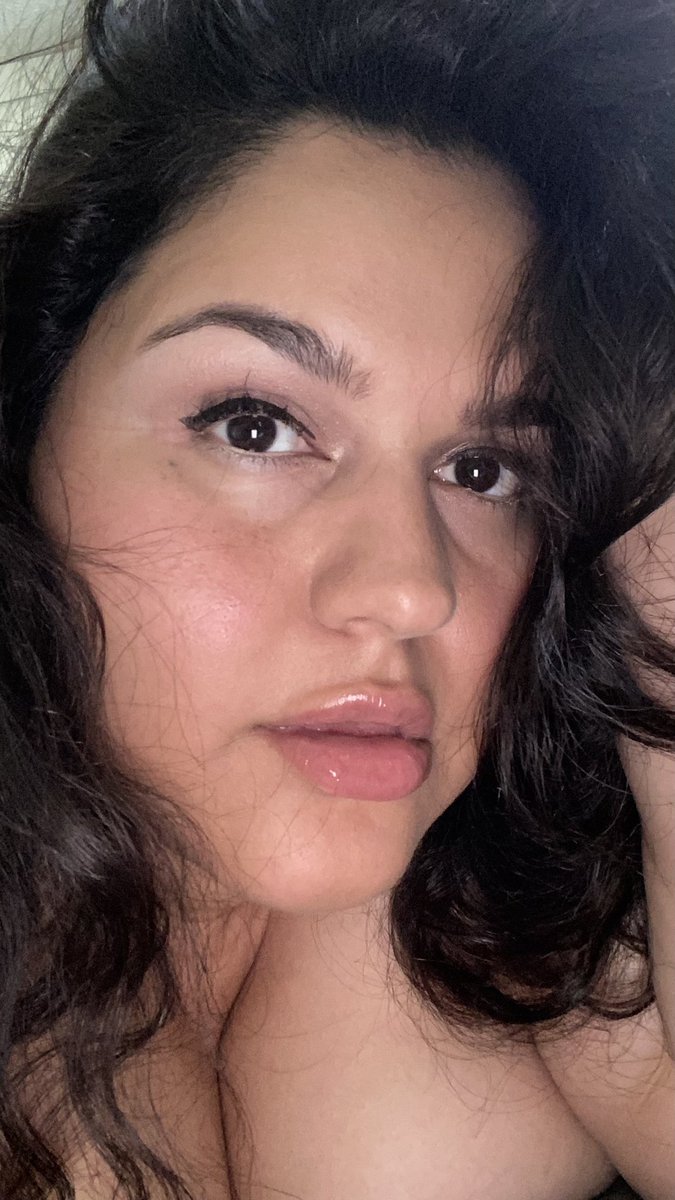 karlaxxxlane's tweet photo. Come join me in bed… https://t.co/7CeelQ29no