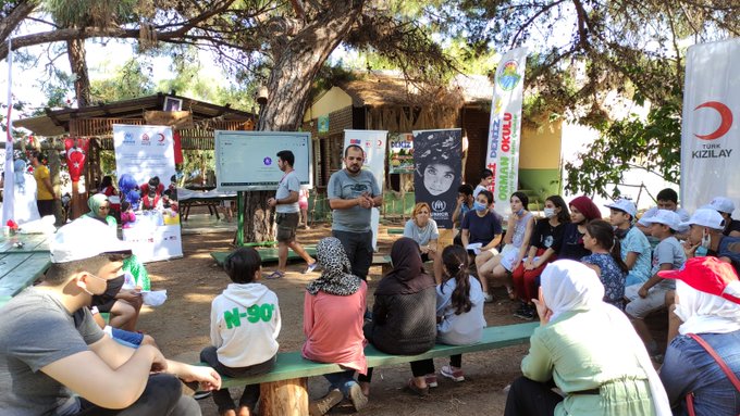🇹🇷 L'initiative My First Camp, menée en Turquie par le partenaire du HCR <a href="/TarsusYasam/">Tarsus Yaşam Derneği</a>, en coopération avec <a href="/denizormanokulu/">Erdemli Deniz ve Orman Okulu</a> &amp;@KizilayTM, a réuni des enfants turcs et syriens qui ont passé deux jours dans la nature.