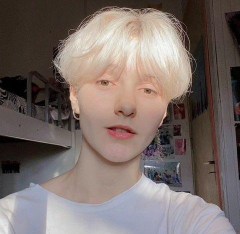 hon_rpg's tweet photo. 🌙 — ficha.

nome: yuga aoyama
idade: 18
espécie: vampiro marcado 
pronomes: ele/dele
sexualidade: bissexual
user: @pirinplinplin_ 
extra: dom do veneno paralizante,tem afinidade com a água

personagem e shape 3d: https://t.co/iVvbA2F0CN