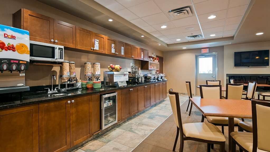 BwpLeth's tweet photo. Book a room with us and enjoy a wonderful HOT🔥breakfast served every morning to your liking! https://t.co/idgJKtYoXV