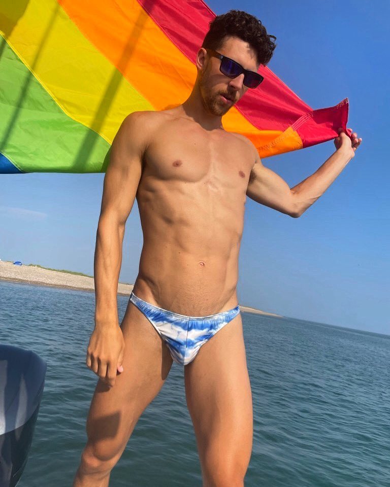 officialnaswim's tweet photo. @daddysugarr_raw 😈🤤🌈 #gaybeach #guys #hotguys #gayswimwear #gayswim #muscle #hunks #bigdicks https://t.co/2mjPqZUSwR