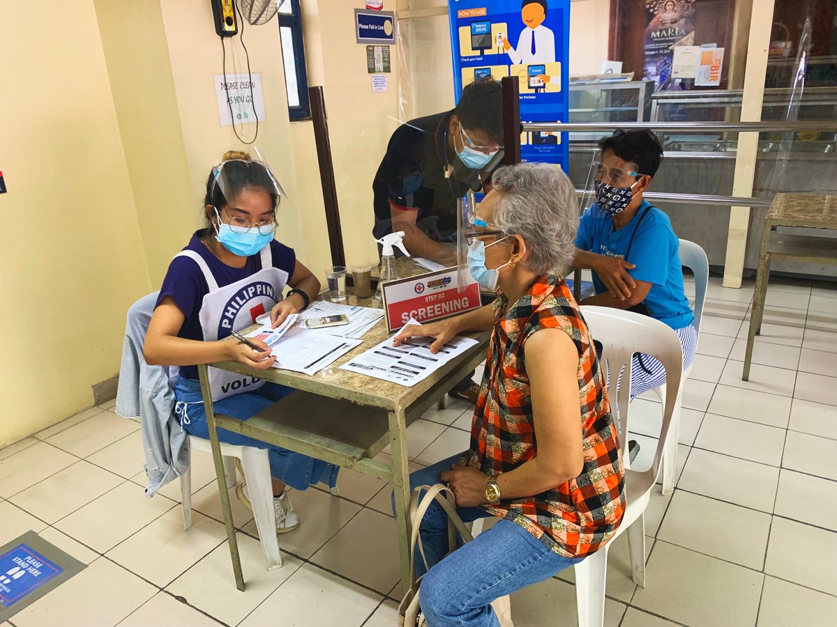 LetranOfficial's tweet photo. LOOK: The Colegio - in partnership with the Philippine Red Cross - continues its LabanLetran vaccination program.
Arriba!
#LabanLetran https://t.co/ESEKfFcWqj