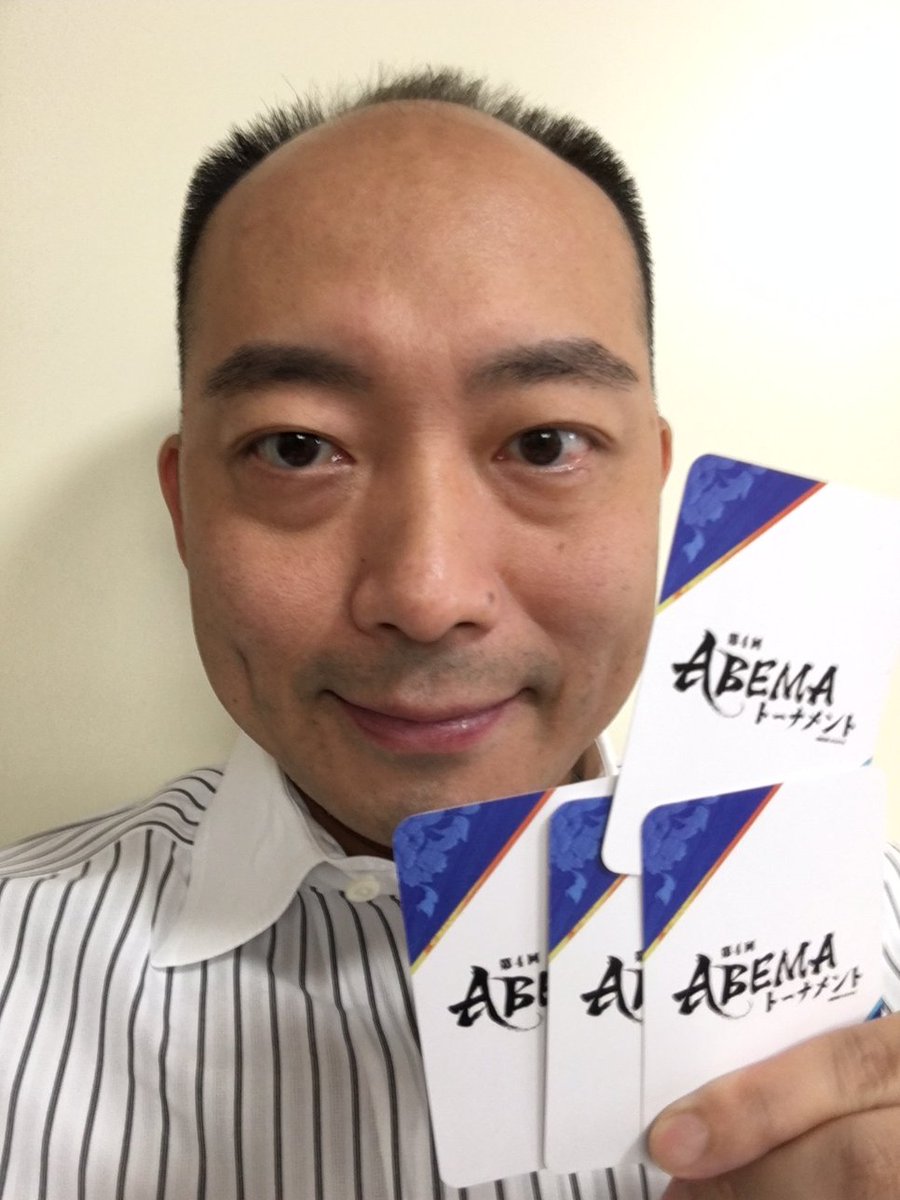 暑い日は家でトランプでも。
どれを選びますか？
（佐藤紳哉）