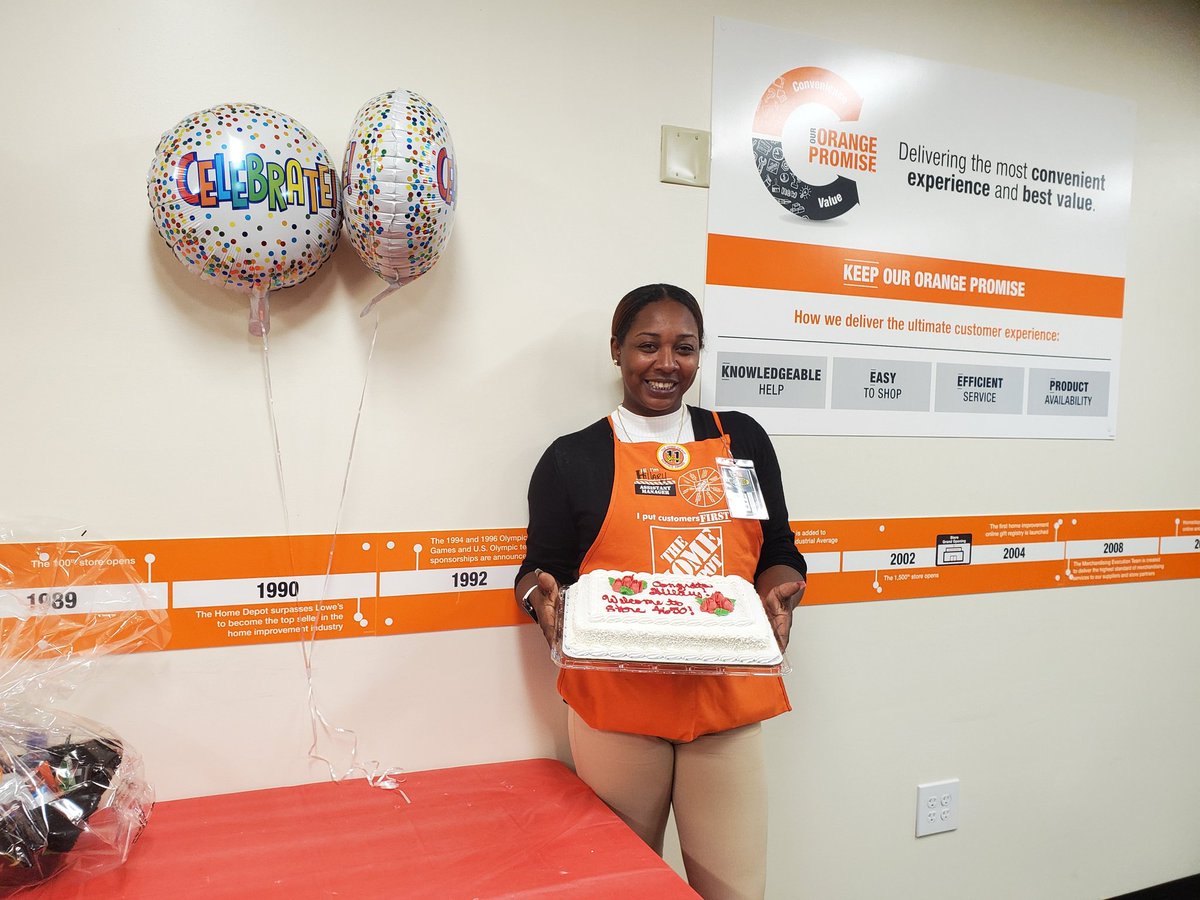 RobinNTAYLOR1's tweet photo. Welcome our new OPS ASM Hillary Hill to 4650!!@williamlance53 @DeeByars @MccourtDonTHD @GLBTHD https://t.co/60NOJmRVAk