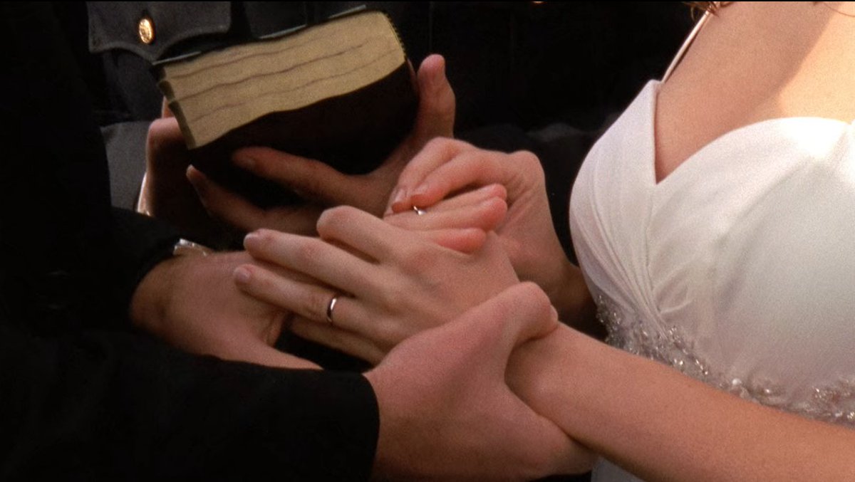 70scircle's tweet photo. jim and pam's wedding always gives me the serotonin i need https://t.co/F8AXla6rJw