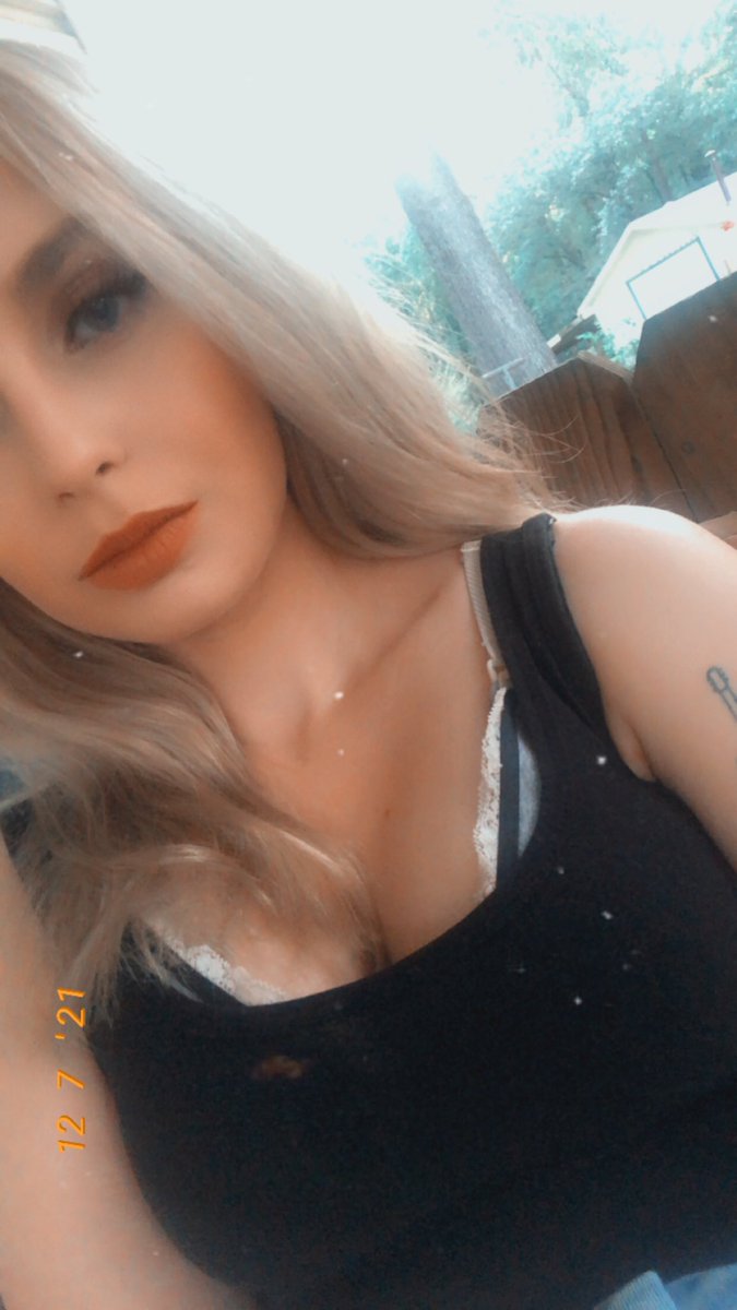 AddIfYouSeeMe's tweet photo. "Want 100% of your attention" ("Focus" by Charli XCX) #EssenceHot100 #BaddieQueen #beautiful #BurcuOEzberk #CashAppForHotties https://t.co/Mc93rFmYeH