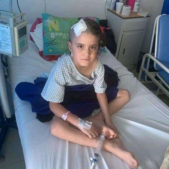 panaclo's tweet photo. Amigos ella es Lupita , tiene cáncer el cual se encuentra en etapa 4 . Requiere 10 dosis de medicamento que salen en 13 mil pesos . Quiere seguir luchando . Ayudémosle como sociedad . Esa niña es nuestra niña y no la vamos a abandonar . 👇 Por favor ayúdenme con su RT https://t.co/1FhPxIfpPp