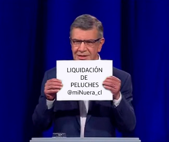 aarosenberg's tweet photo. Tienen que dejar de mostrar carteles! Cómo no hay asesores de comunicación que les diga: "candidato, se lo van a photoshopear y mostrar lo que quieran" #DebateChileVamos https://t.co/4QFXlXyFj1