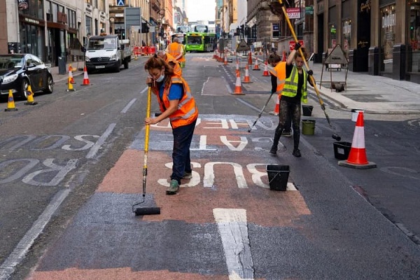 JagbaniOnline's tweet image. ਸਕਾਟਲੈਂਡ: ਸੜਕ ਕਰਮਚਾਰੀ ਜਨਤਾ ਦੁਆਰਾ ਹੁੰਦੇ ਹਨ ਦੁਰਵਿਵਹਾਰ ਦਾ ਸ਼ਿਕਾਰ
jagbani.punjabkesari.in/international/…
#Scotland #RoadWorkers #VictimsofAbuse