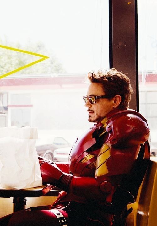 : โลกทั้งใบ
: (น.)​ แอนโธนี เอ็ดเวิร์ด สตาร์ค

#อวยเจ้านายแล้วสอง