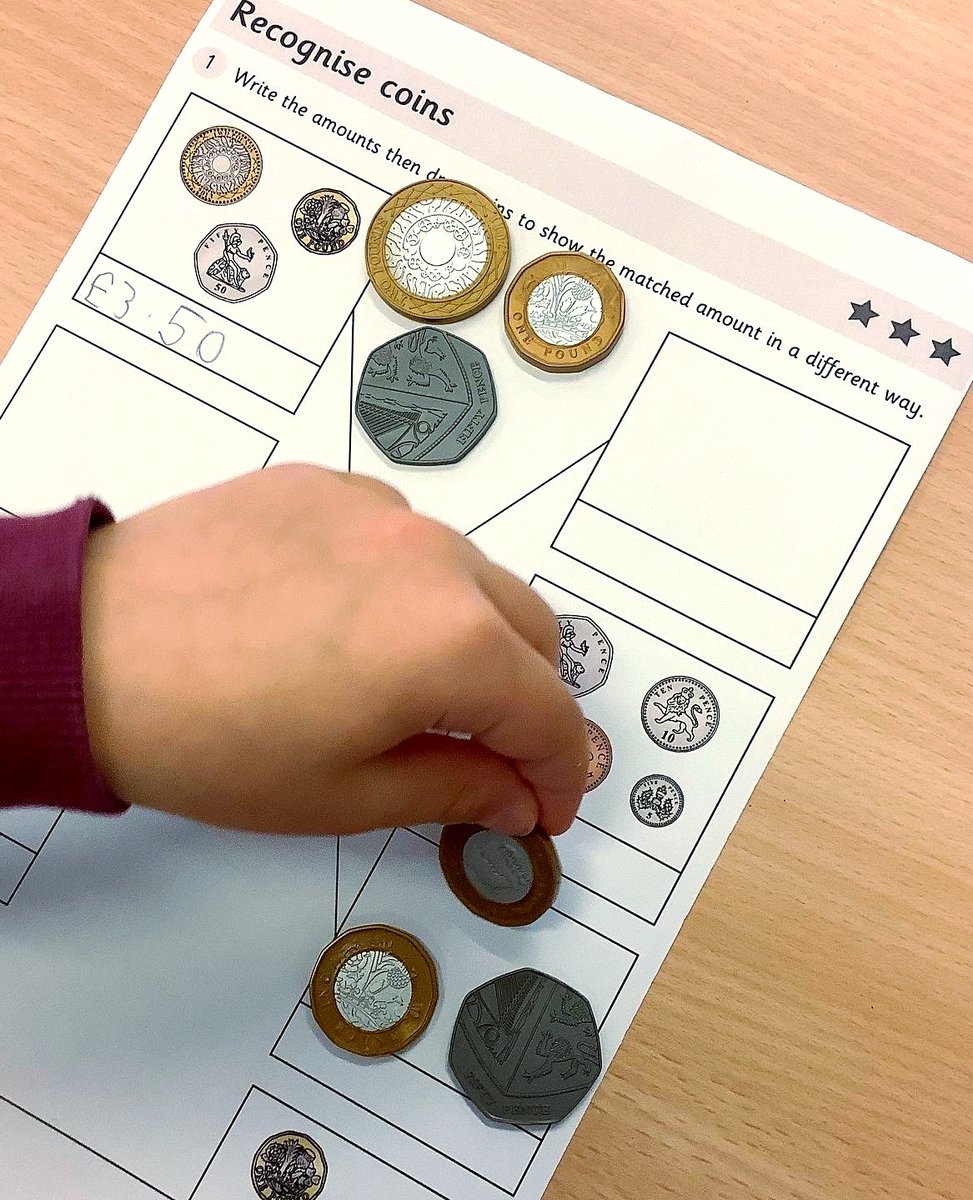 PrimaryStarsEd's tweet photo. Recognising coins π°
Children can demonstrate their understanding by representing amounts in different ways! π€©
π€Challenge - can children use the least amount of coins possible?
#learningaboutmoney #money #moneylearning #recognisecoins #addingcoins #shoproleplay #plasticmoney https://t.co/dyjXxnWKAG