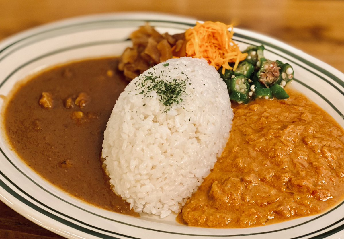 nodoka_hibi's tweet photo. 明日のRantanチーム初日に備え
お馴染みの #溝ノ口カレー で
エネルギーチャージ🤗

ここのチキンカレー本当に好きで
いろんな人に食べて欲しいし
もっともっと拡まって欲しい🍛‼︎

最寄りは溝の口or武蔵溝ノ口駅🚃
#CHICACO2 ご観劇の際は是非🤗
(開店時間などはお店の情報にて〜)
→@mizocurry https://t.co/HS7HiJi7LM