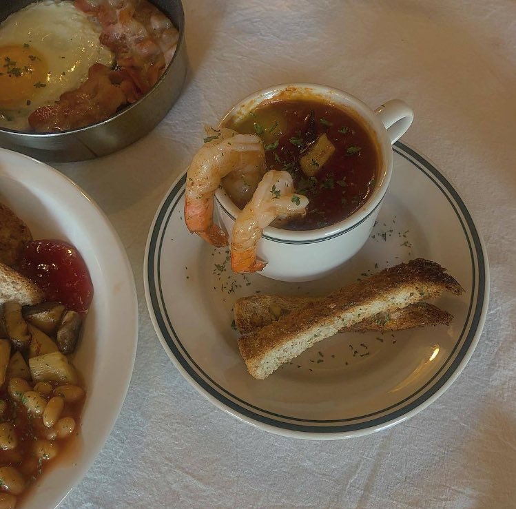 𝒎𝒐𝒐𝒅𝒆𝒍𝒊𝒄𝒂𝒕𝒆 tweet media