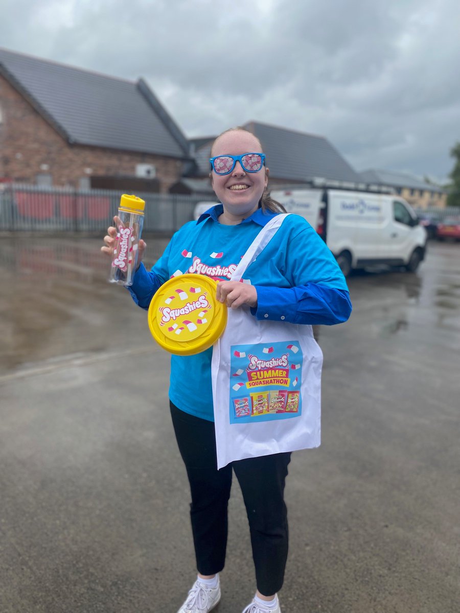 DunstersFarm's tweet photo. Our Apprentice, Emily is loving the Squashies sweets Summer merchandise.🍭 Cheered up a gloomy Tuesday morning so thanks @SwizzelsMatlow ! 🌧️🍬
#squashiessummer #squashathon #cheermeup https://t.co/GdUxgm8XKv