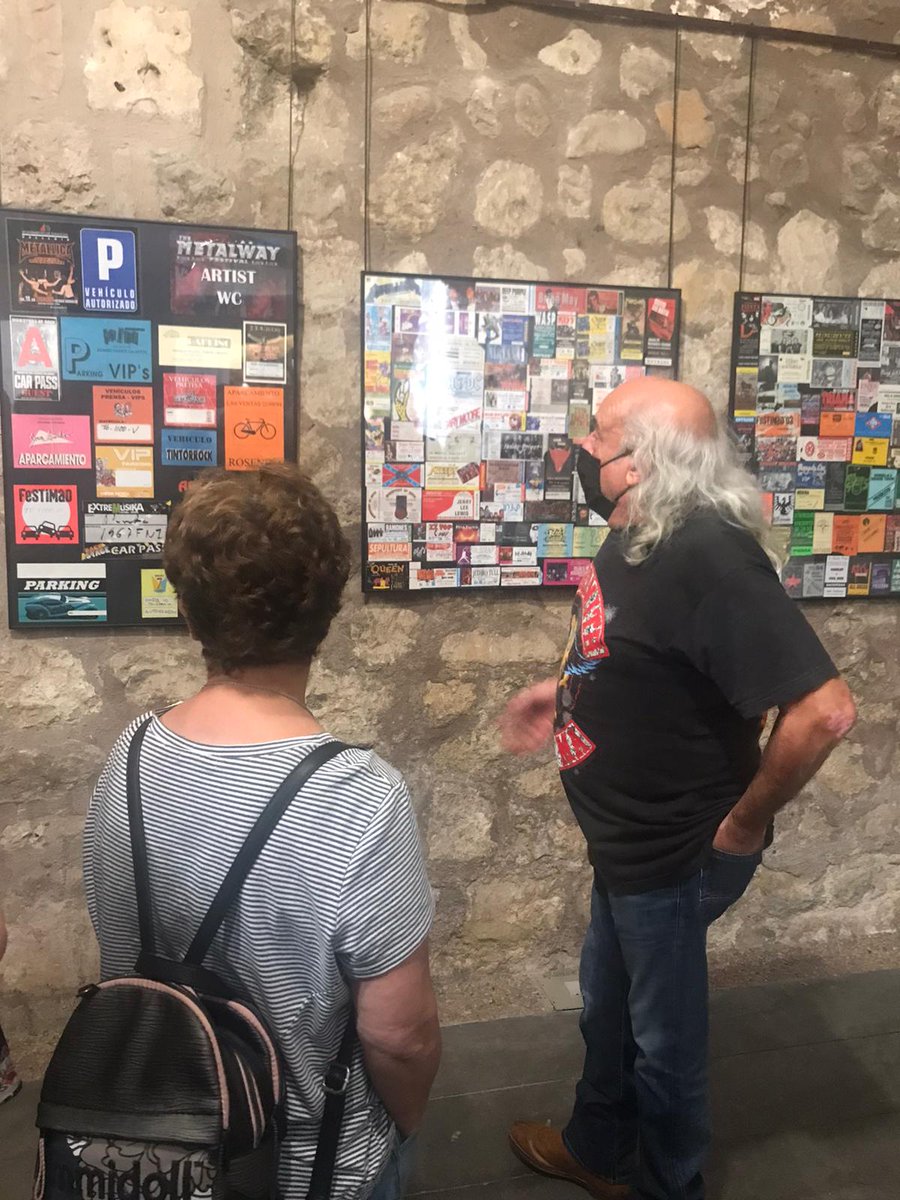 Recomendamos visitar la exposición Rock Musseum en el Museo Histórico de #lasmerindades👌.
A Olga y Chechu les gustó mucho. Participando en los comentarios que se hacían sobre la colección de Rock🎸🎤🎧🎼.