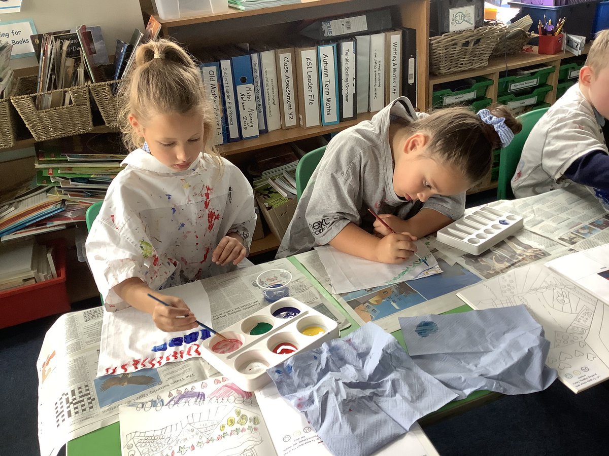 StWilfridsMusic's tweet photo. Fabric painting today in 2K. #Africanpatterns https://t.co/5ZyTcd0fmP