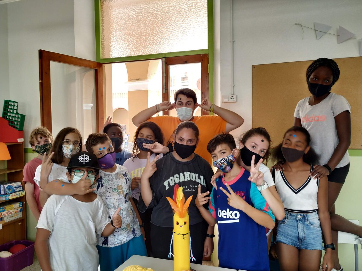 SalesiansMAT's tweet photo. #CasalEP Dissenyem el nostre propi Tòtem. Un treball cooperatiu, on posem en comú tota la nostra creativitat. https://t.co/eoRkh7wdJX