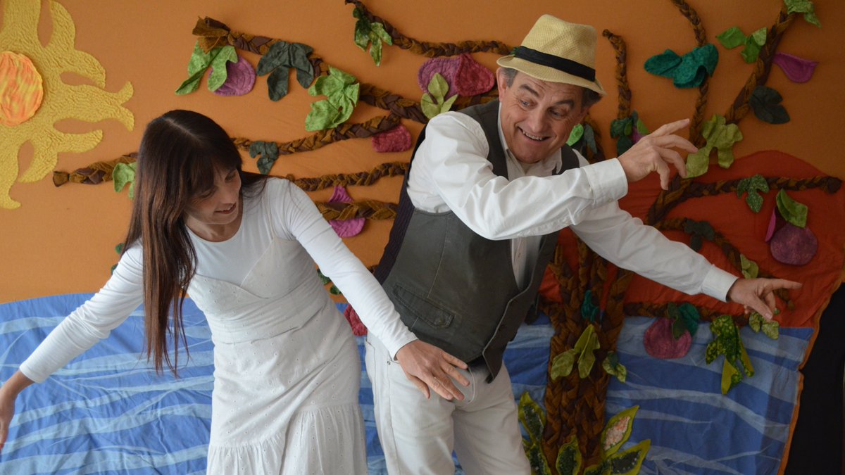 CiaBufanuvols's tweet photo. Demà, dimecres 14 de juliol, farem una actuació amb l'espectacle Contes beduïns a l'escola del Bosc de Barcelona pels infants del Casal #espectacles #contes #musica #teatre #cançons #infants #educacio #valors #escola #cultura #culturasegura #monjuic #barcelona #casalsestiu https://t.co/aOq8TwmqTG