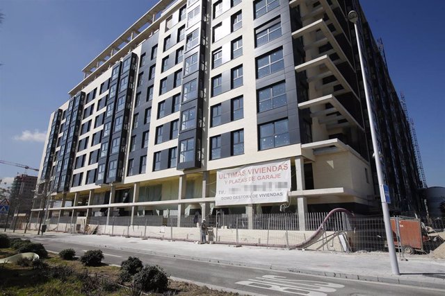 RevistaMetros2's tweet photo. El precio de la vivienda entra en una fase de estabilidad, según un estudio de la tasadora @euroval - Sociedad de tasación y su Instituto de análisis inmobiliario (#INSTAI).
https://t.co/zPO34vm7Tk https://t.co/kCXmHKFTMt