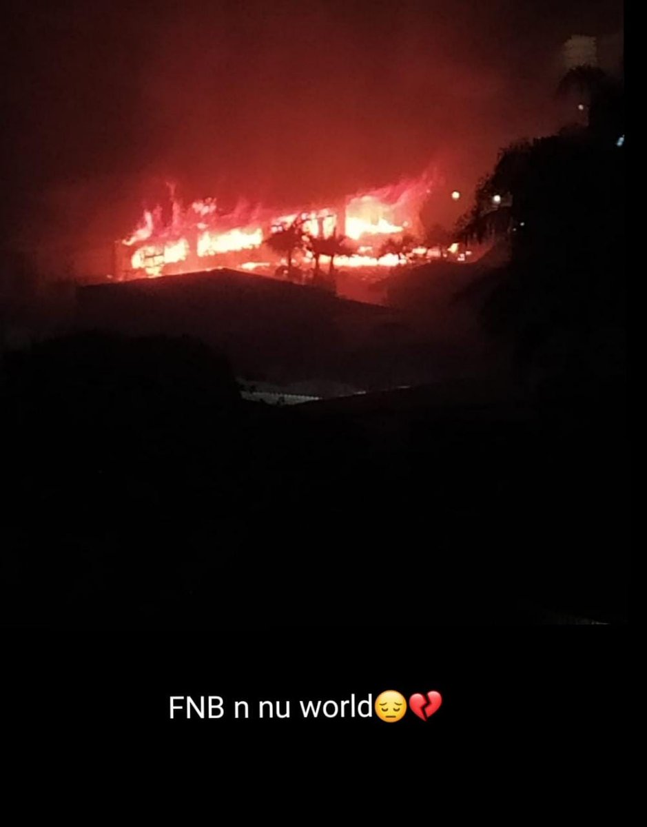 Capture_Ari's tweet photo. Tears fill my eyes as I wake up to images of my hometown, a place I grew up in, BURNT!
Isipingo has become a damaged war zone over night. 
#PrayForSouthAfrica #TakeBackSA #ProtectSouthAfrica @SANDF_ZA Where were you defending? https://t.co/EtAjmdDpWz