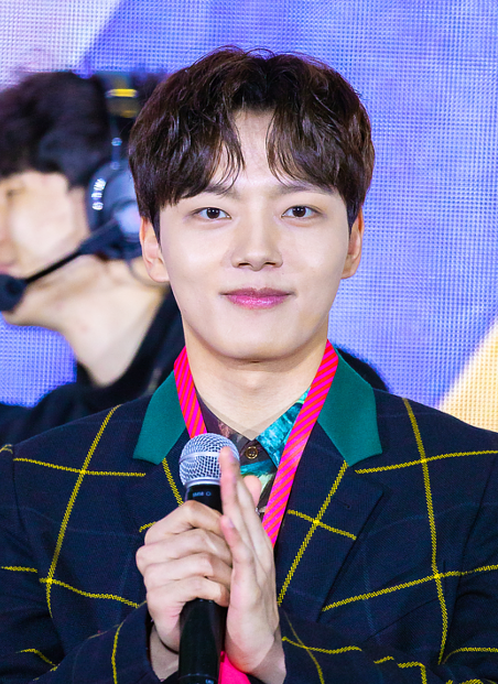 KoreaTale's tweet photo. Agensi mengonfirmasi bahwa #YeoJinGoo menerima tawaran untuk membintangi drama tvN #Link dan saat ini sedang mereviewnya.
FYI, #MoonGaYoung juga ditawari sebagai lead drama 😍 https://t.co/syYqZjAllH