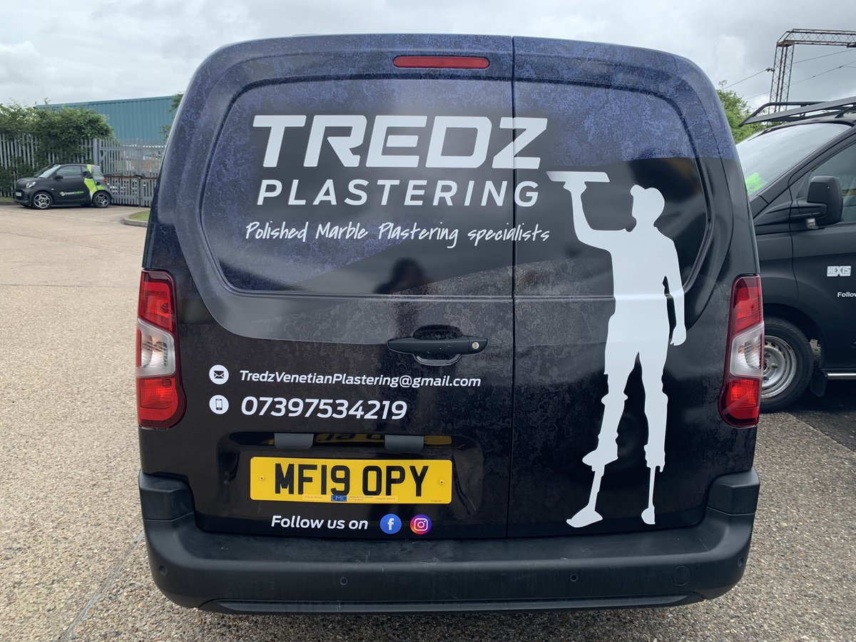 SignMakersEssex's tweet photo. How awesome is this full body wrap! We love to see our customers happy 😁 #grayersgraphics #tredz #plastering https://t.co/qaN1tj7Vcl
