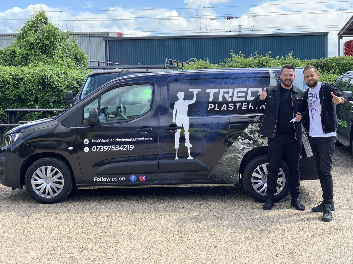 SignMakersEssex's tweet photo. How awesome is this full body wrap! We love to see our customers happy 😁 #grayersgraphics #tredz #plastering https://t.co/qaN1tj7Vcl
