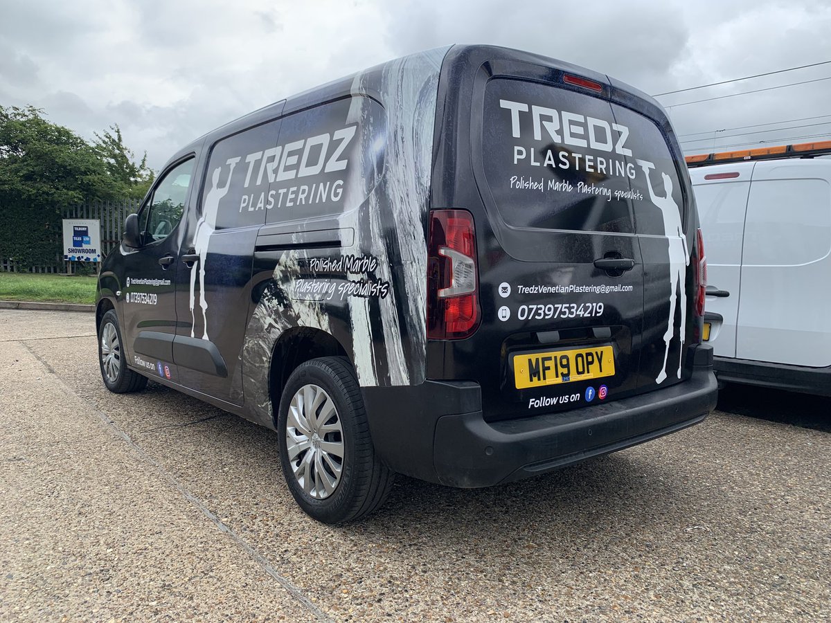 SignMakersEssex's tweet photo. How awesome is this full body wrap! We love to see our customers happy 😁 #grayersgraphics #tredz #plastering https://t.co/qaN1tj7Vcl