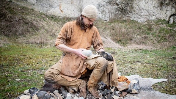 PathwaysAB's tweet photo. Deep History Detectives - Flintknapping *Taster* Workshop with @ancientcraftUK (adult beginners). Happisburgh, Sunday 18 July, 10am – 1pm.
https://t.co/ghLNrM3cvt
#palaeolithic #archaeology #norfolk #deephistorydetectives #deephistorycoast https://t.co/46gxSyKuBV
