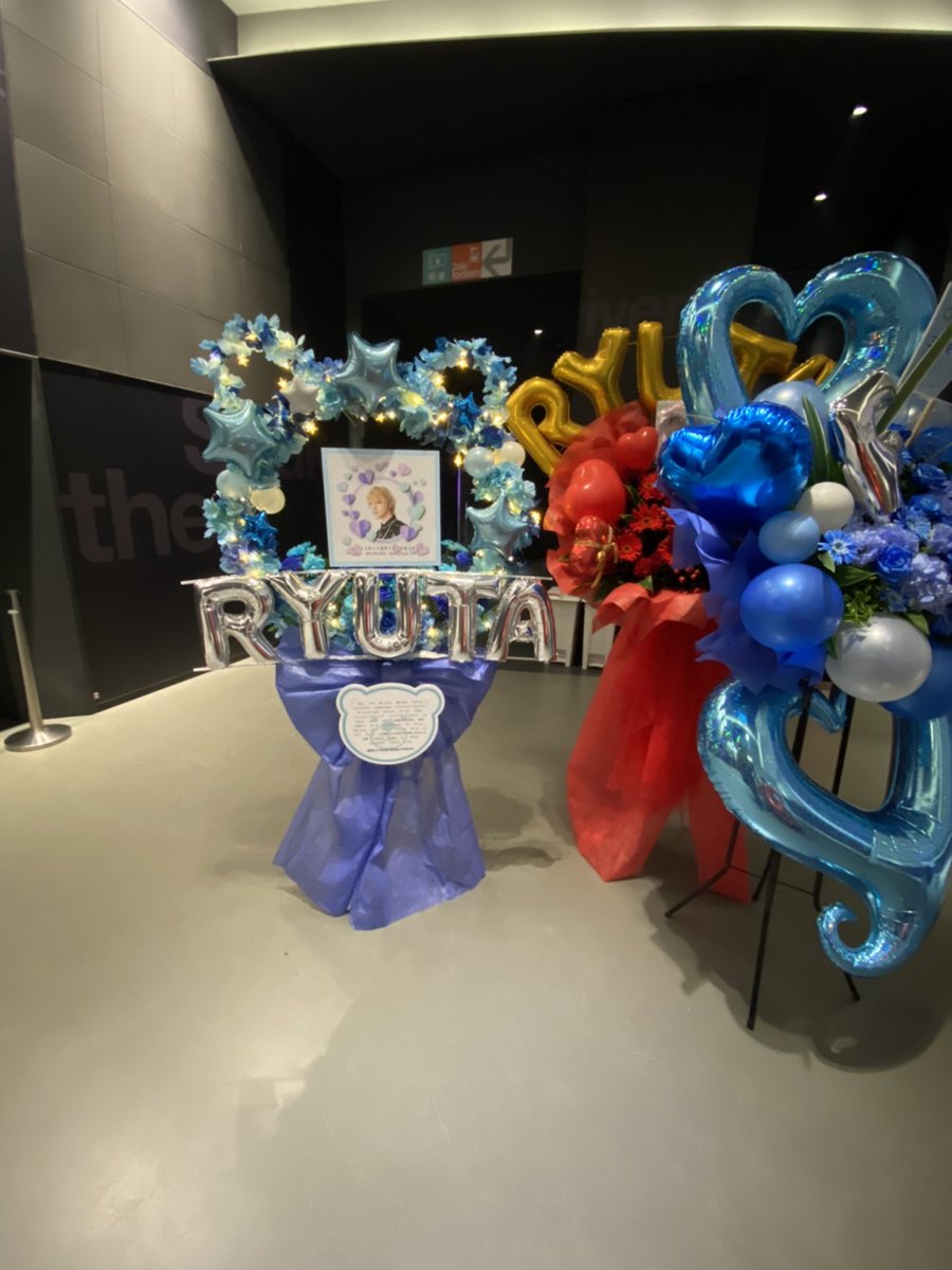 flowerstandjp's tweet photo. ⭐️#Zepp #DiverCity(TOKYO)
⭐️#NIKLIVE 2021 – Ready to go -
⭐️クマの形のアーチスタンドです。
#フラスタ #フラワースタンド #バルスタ #バルーンスタンド
#スタンド花 #楽屋花 #生誕祭スタンド
お気軽にお問合せください(。ӧ◡ӧ。)
https://t.co/fJld6kSZAC https://t.co/gjjov8vnvI