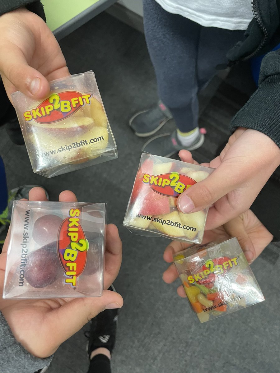 Children from Rowling Class Year 3 have reused <a href="/skip2bfit/">Skip2Bfit</a> containers to bring in their own fruit for break time. #livewellweek #fruittuesday <a href="/activeedluton/">active education</a>