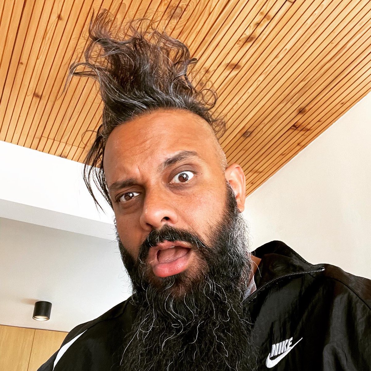 Guz Khan 🥶 tweet media