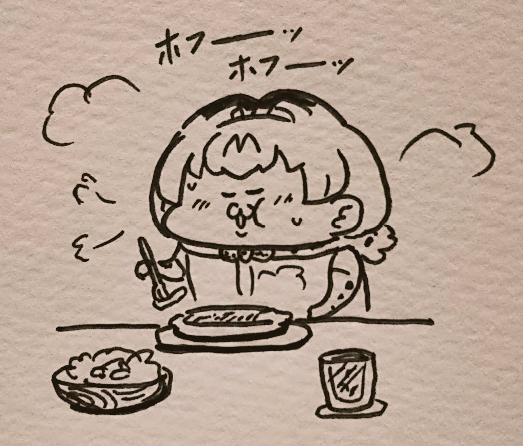 グラタンを食べるみんみ 