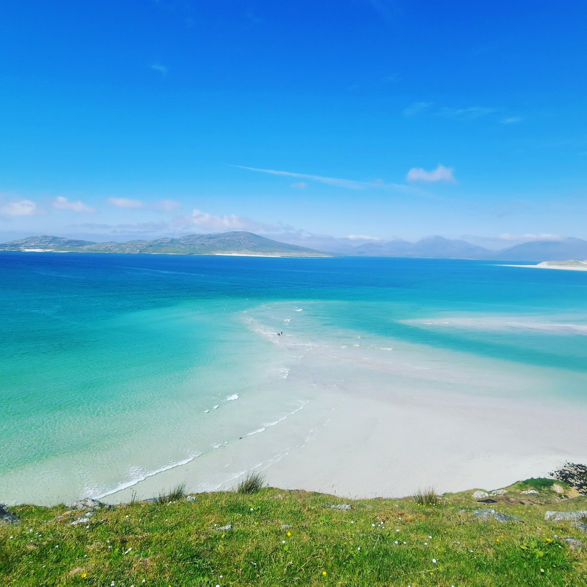 benefitsinmind's tweet photo. Now this is remote working at its best 👌
Mobile office/holiday home 🚐
 📸Isle of Harris, Outer Hebrides.

#doingstuffdifferently #remoteworking
#lifestyle #wellness #lifestyleandwellness #wellbeing
#VWGroup #VW https://t.co/qVjHnrJzeT
