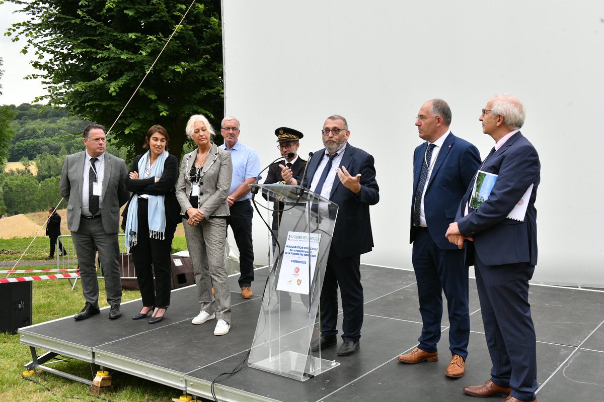 L'Hermitage : un tiers-lieu d'innovations rurales et citoyennes où construire ensemble les réponses aux enjeux de notre siècle.

Fier d’avoir participé à la 1ère étape de la tournée des tiers-lieux, qui va se poursuivre dans toute la France ! #TourneeTL